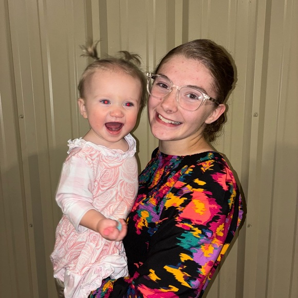 Meet your Posher, Lauren - Picture 5 of 12